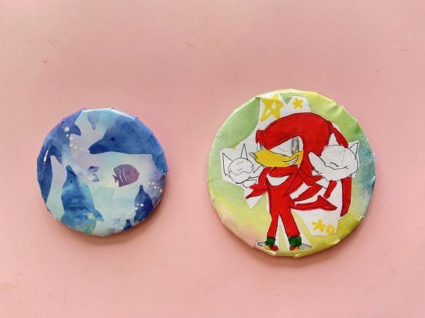 推しキャラクターの缶バッジ (22)