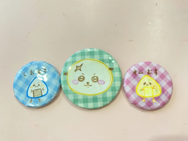 推しキャラクターの缶バッジ (5)